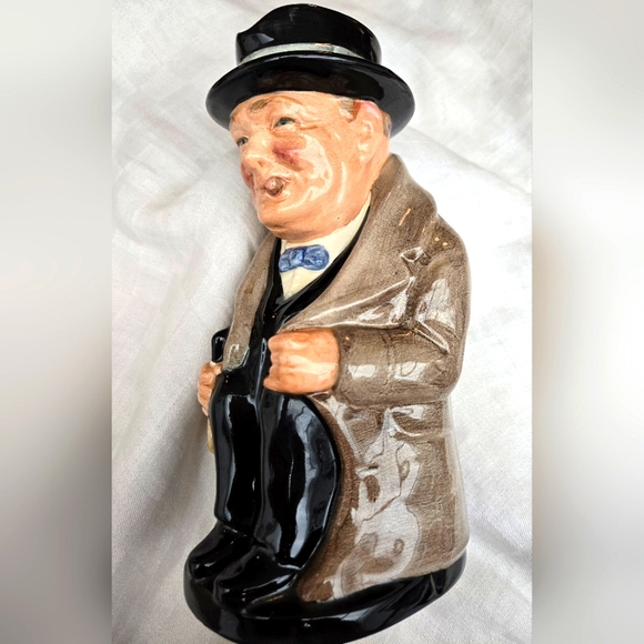 Royal Doulton Sir Winston Churchill Pitcher 9" - Picture 4 of 9